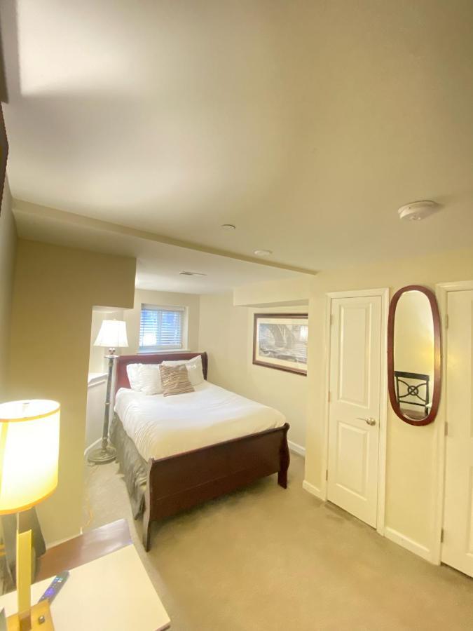 Lovely Remodeled 2Bdrm Basement Home Washington Extérieur photo