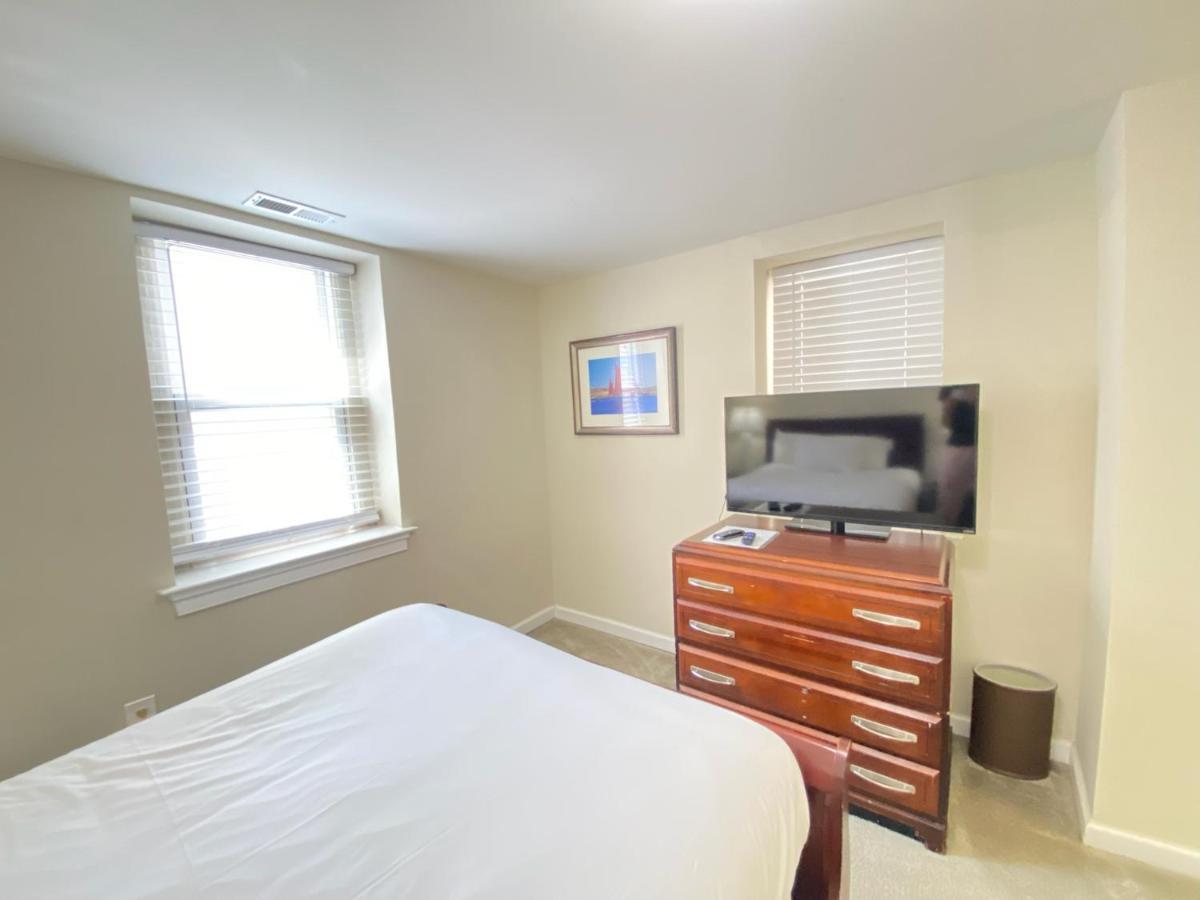 Lovely Remodeled 2Bdrm Basement Home Washington Extérieur photo