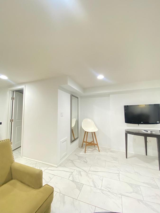Lovely Remodeled 2Bdrm Basement Home Washington Extérieur photo